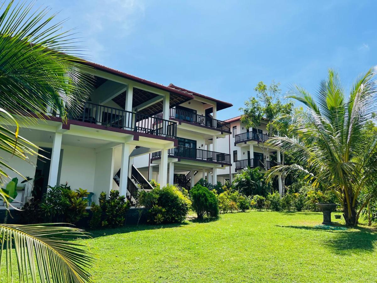 Ashansa Lagoon Resort Tangalle Exteriör bild
