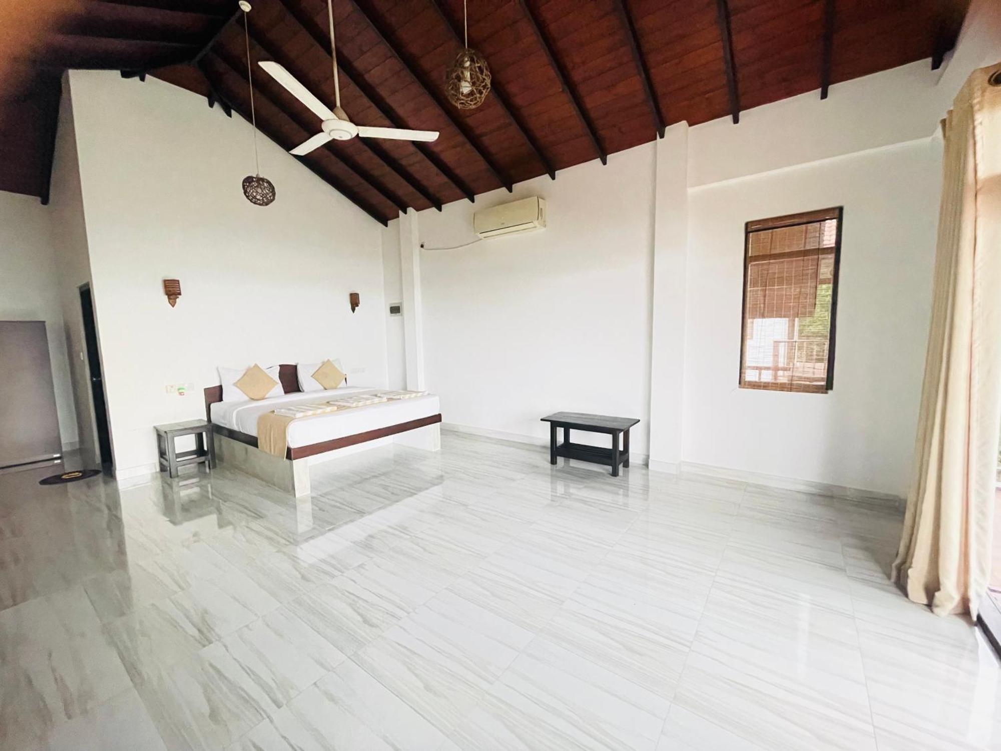Ashansa Lagoon Resort Tangalle Exteriör bild