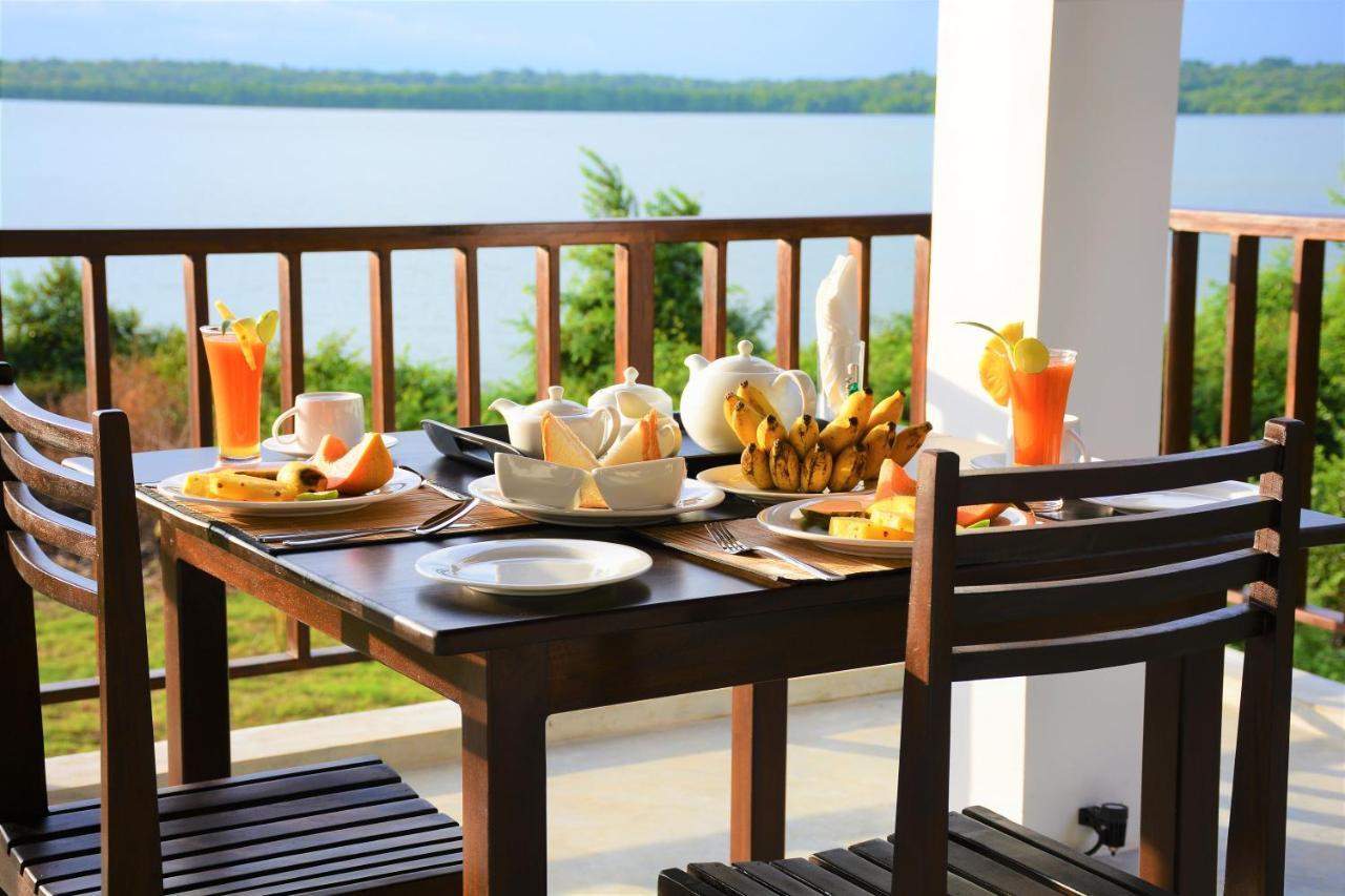 Ashansa Lagoon Resort Tangalle Exteriör bild